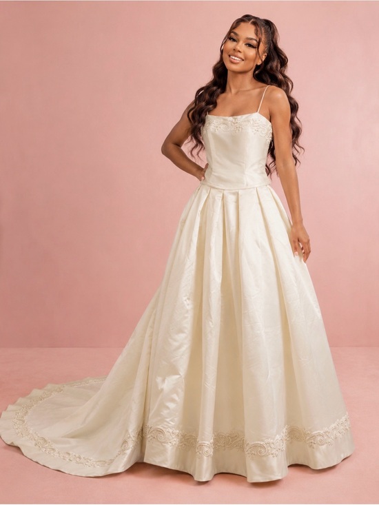Michaelangelo Other - Vintage Michaelangelo 2423IVORY Two-Tone Satin Wedding Dress Size 8